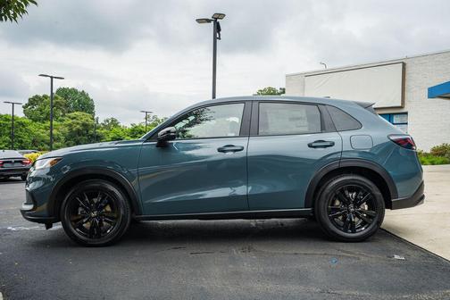 Misty Green Pearl 2027 Honda HR-V Sport
