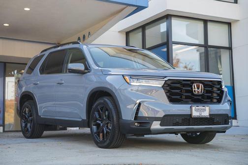 2025 Honda Pilot Touring 8-Passenger