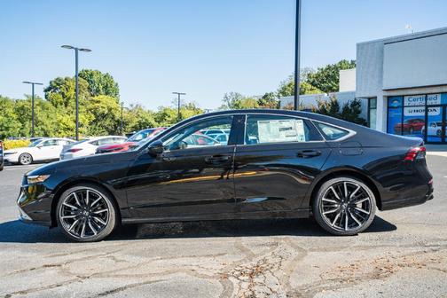 Crystal Black Pearl 2026 Honda Accord Hybrid Touring
