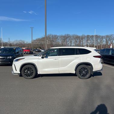 2023 Toyota Highlander XSE