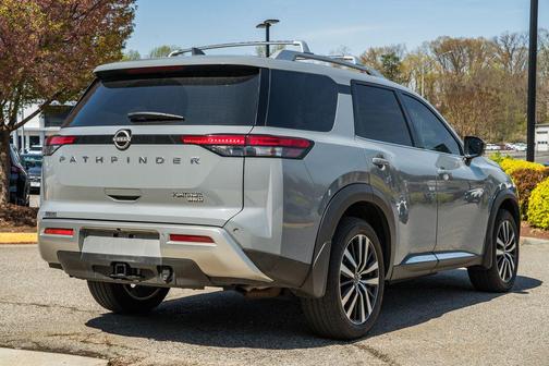 2025 Nissan Pathfinder Platinum 4WD