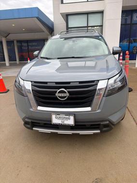 Boulder Gray Pearl 2025 Nissan Pathfinder Platinum 4WD