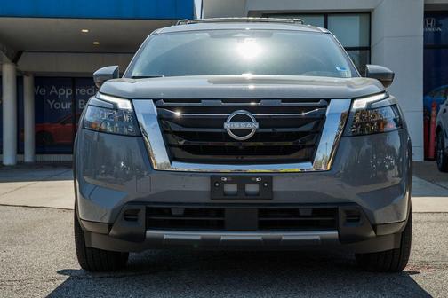 2025 Nissan Pathfinder Platinum 4WD