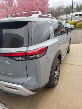 Boulder Gray Pearl 2025 Nissan Pathfinder Platinum 4WD