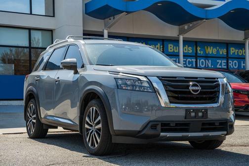 2025 Nissan Pathfinder Platinum 4WD