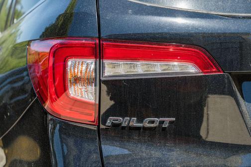 Crystal Black Pearl 2019 Honda Pilot EX-L