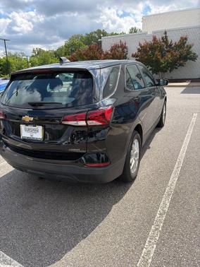 Mosaic Black Metallic 2022 Chevrolet Equinox LS