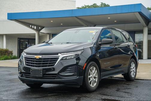 Mosaic Black Metallic 2022 Chevrolet Equinox LS