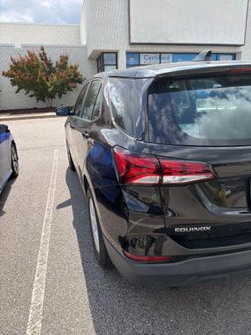 Mosaic Black Metallic 2022 Chevrolet Equinox LS