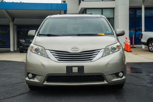 Creme Brulee Mica 2015 Toyota Sienna XLE