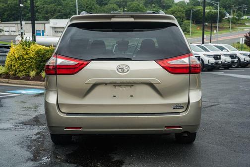 Creme Brulee Mica 2015 Toyota Sienna XLE