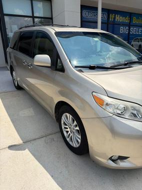 Creme Brulee Mica 2015 Toyota Sienna XLE