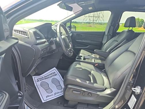 Crystal Black Pearl 2023 Honda Odyssey Sport