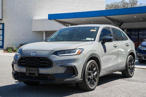 Lunar Silver Metallic 2023 Honda HR-V AWD Sport