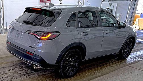 Lunar Silver Metallic 2023 Honda HR-V AWD Sport