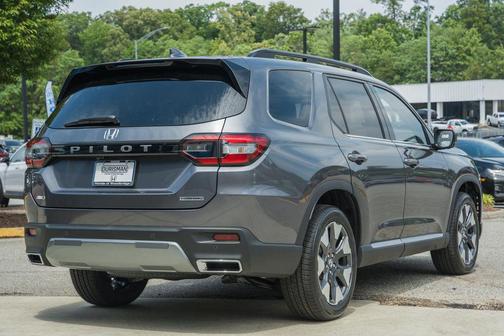 Modern Steel Metallic 2026 Honda Pilot Touring 8-Passenger
