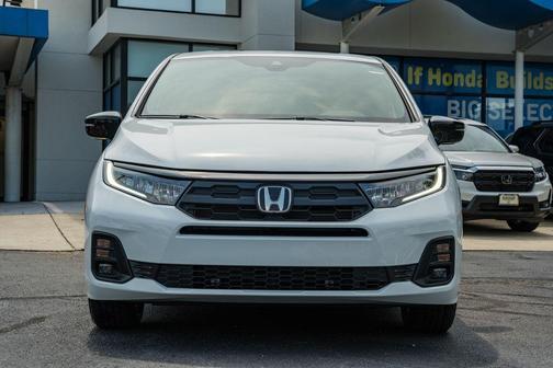 Platinum White Pearl 2026 Honda Odyssey Sport-L
