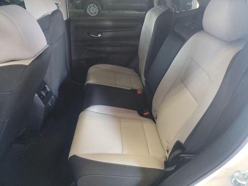 Platinum White Pearl 2025 Honda CR-V LX 2WD