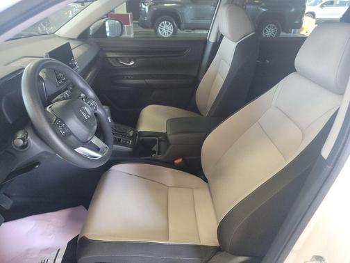 Platinum White Pearl 2025 Honda CR-V LX 2WD