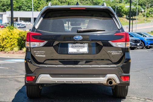 Crystal Black Silica 2024 Subaru Forester Touring