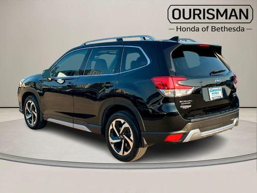Crystal Black Silica 2024 Subaru Forester Touring