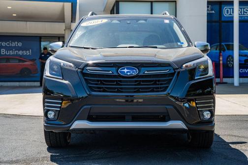 Crystal Black Silica 2024 Subaru Forester Touring