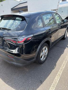 Crystal Black Pearl 2023 Honda HR-V LX