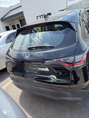 Crystal Black Pearl 2023 Honda HR-V LX
