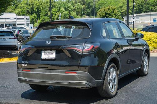 Crystal Black Pearl 2023 Honda HR-V LX