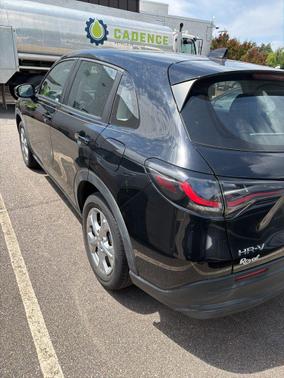 Crystal Black Pearl 2023 Honda HR-V LX