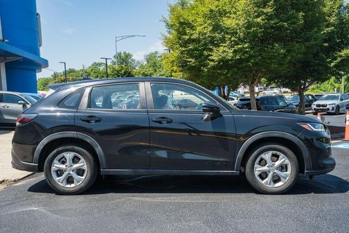 Crystal Black Pearl 2023 Honda HR-V LX