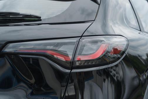 Crystal Black Pearl 2023 Honda HR-V LX