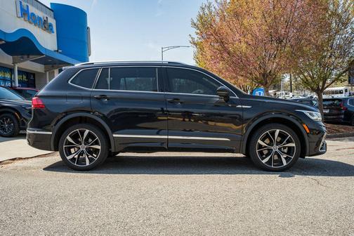 2022 Volkswagen Tiguan 2.0T SEL R-Line 4MOTION