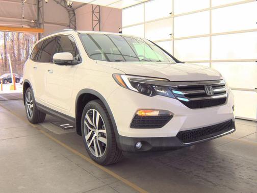 White Diamond Pearl 2017 Honda Pilot Elite