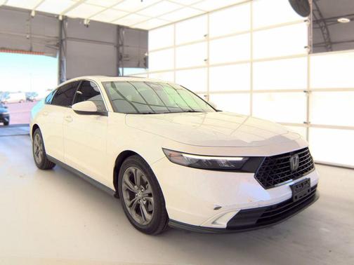 Platinum White Pearl 2023 Honda Accord EX