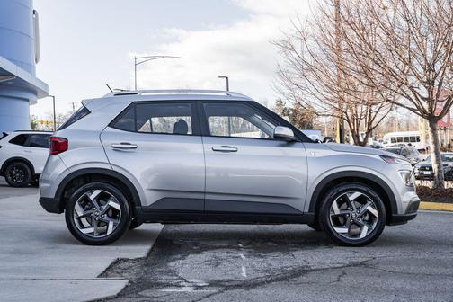 2023 Hyundai VENUE SEL