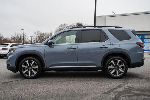 2025 Honda Pilot Touring 8-Passenger