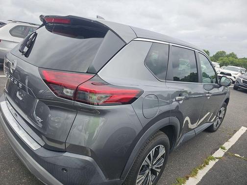 Gun Metallic 2022 Nissan Rogue SV