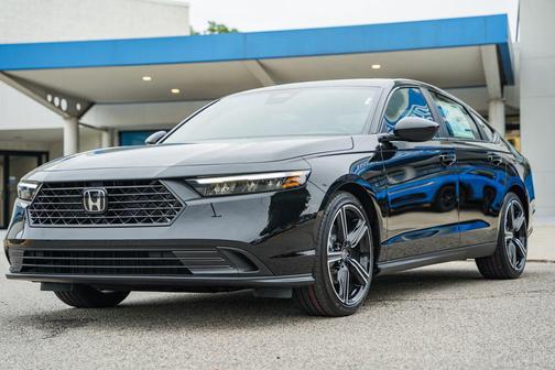 Crystal Black Pearl 2026 Honda Accord Hybrid Sport