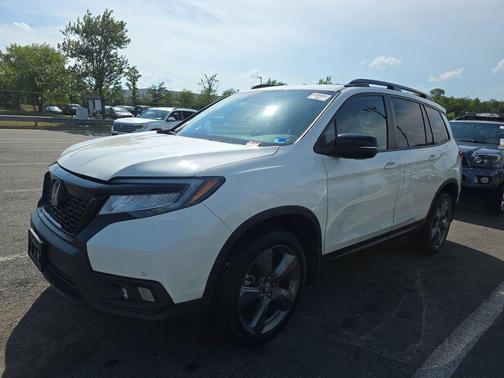 White Diamond Pearl 2019 Honda Passport Touring