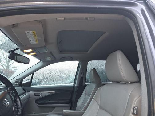 Modern Steel Metallic 2018 Honda Pilot EX-L
