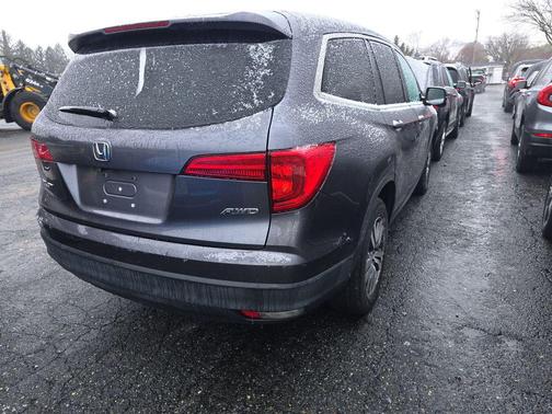 Modern Steel Metallic 2018 Honda Pilot EX-L