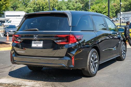 Crystal Black Pearl 2026 Honda Odyssey EX-L