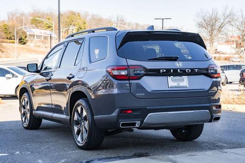 2026 Honda Pilot Touring 8-Passenger