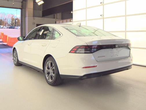 Platinum White Pearl 2024 Honda Accord EX