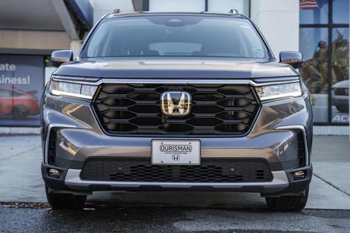 2025 Honda Pilot Touring 8-Passenger