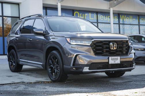 2025 Honda Pilot Touring 8-Passenger