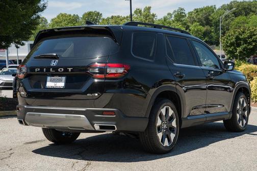 Crystal Black Pearl 2026 Honda Pilot Elite