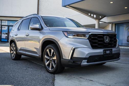 2025 Honda Pilot Touring 8-Passenger
