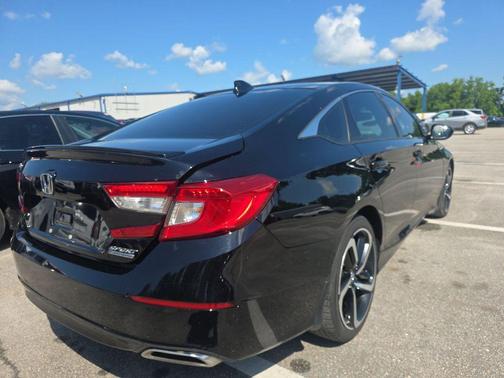 Crystal Black Pearl 2022 Honda Accord Sport SE 1.5T